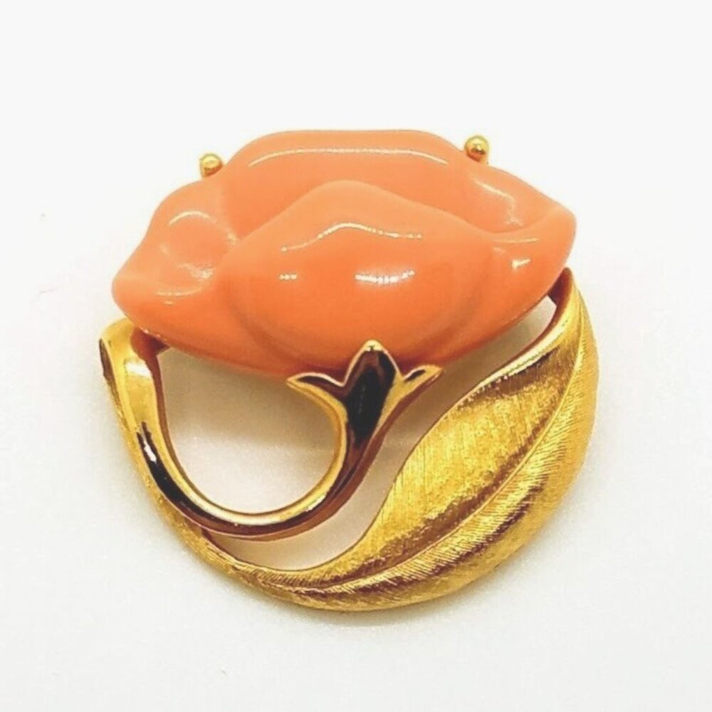 Avon Flower Brooch Coral Pink Vintage 1 1/4"‎ Gold Tone Pin